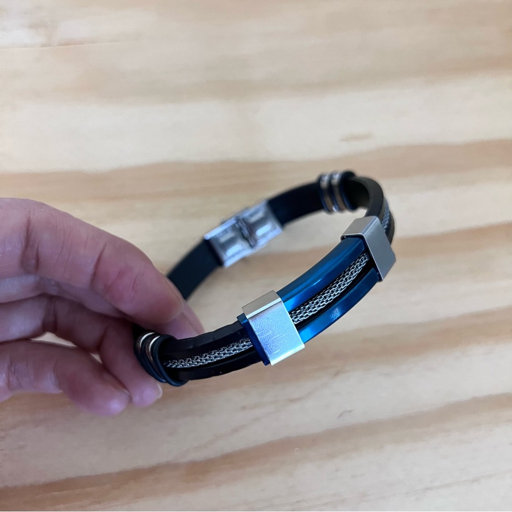 Men's Silicone Titanium Steel Bracelet NWTO - Picture 2 of 6